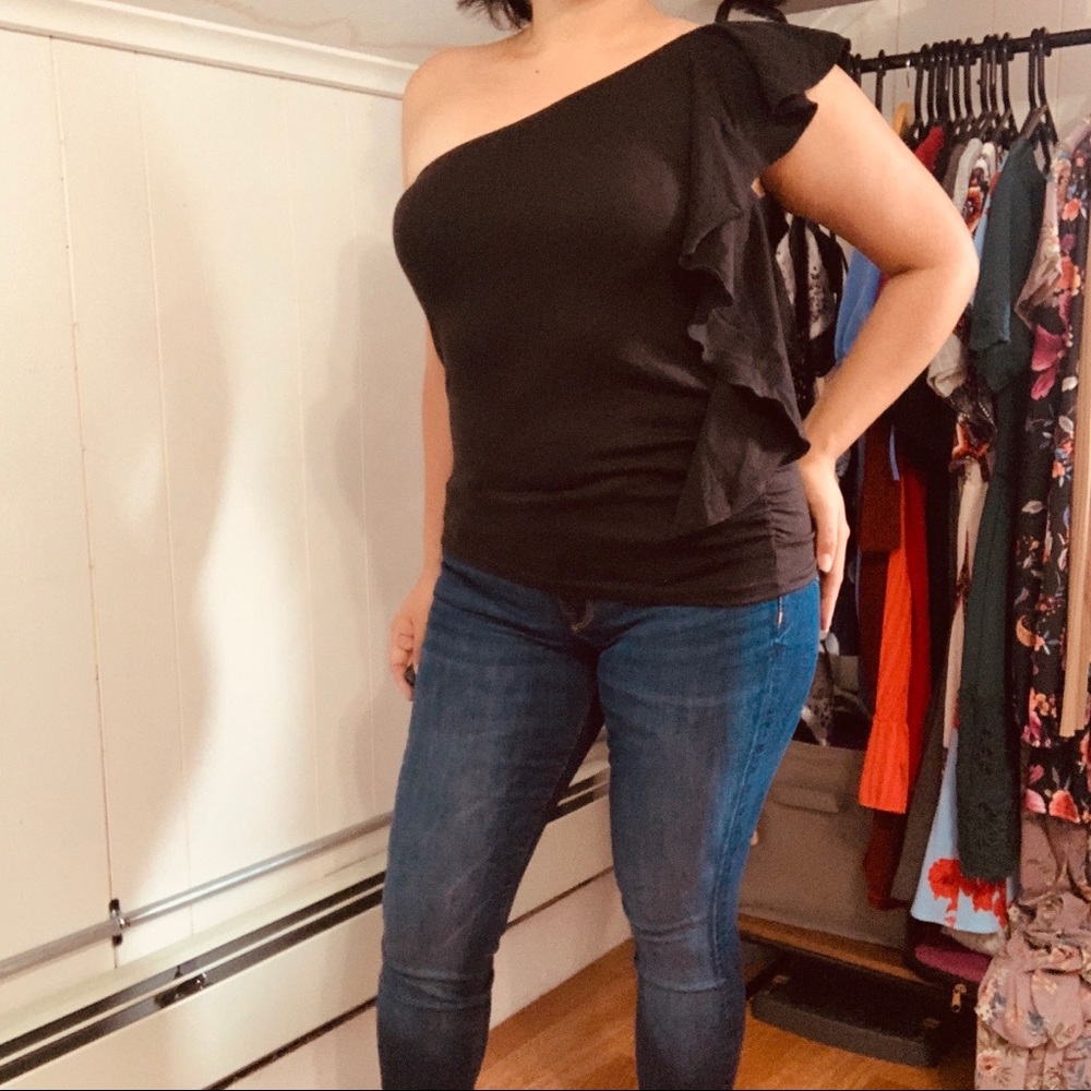 Sexy Solid Black One Shoulder Side Ruffle Top